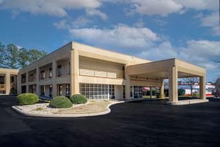 Days Inn by Wyndham Atlanta Stone Mountain - Stone Mountain - 9