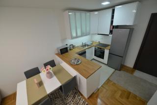 Apartment 54 CITY CENTER - FREE PRIVATE GARAGE - Novi Sad - 3