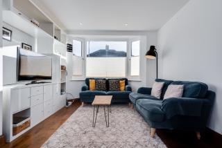 Charming 3 Bedroom House garden & parking - next to CS Lewis Nature Reserve - Oxford - 2