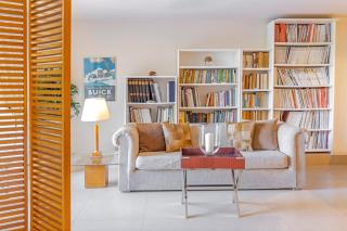 Couple's Getaway , Modern Amenities & Sophisticated Style - Città di Rodi - 9