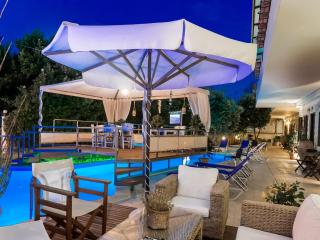 Dante's Maisonettes - 6