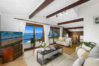 Spectacular Lake and Ocean View Holiday Home - Lake Heights - 7