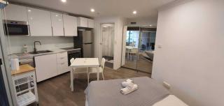 Dana-Cozy Studio with Shared Entry in the City - Canberra - 2