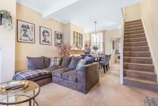 Chester City Centre Cottage, Sleeps 6 with FREE Parking - 0