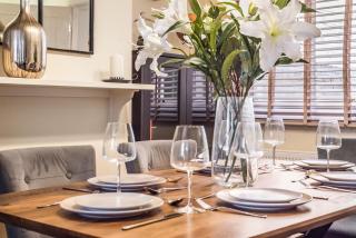 Chester City Centre Cottage, Sleeps 6 with FREE Parking - 4