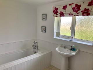 Glenbrae House 3 bedrooms near Nantwich with countryside views on private driveway - 3