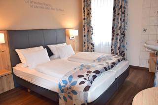 Cafe-Hotel Altreuter - Nördlingen - 1