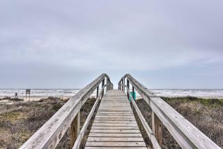 Steps to Surfside Beach Idyllic Gulf Coast Escape - 9