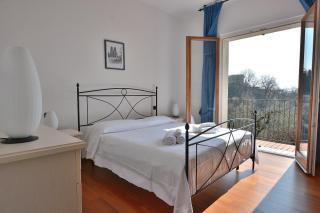Orange Apartment In Marciaga di Costermano - 4