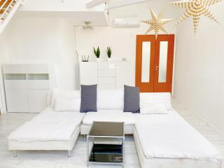 Loft with Rooftop and Free parking in Garage - Budapest - 8
