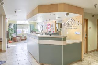 Microtel Inn & Suites by Wyndham Gulf Shores - Gulf Shores - 9