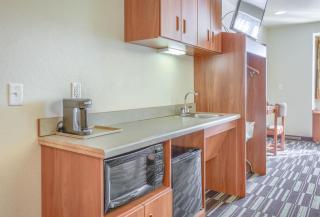 Microtel Inn & Suites by Wyndham Gulf Shores - Gulf Shores - 1