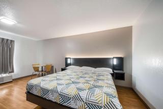 Motel 6-Laredo, TX - North I-35 - Laredo - 6