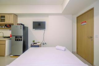 Comfort and Strategic Studio Meikarta Apartment By Travelio - Bekasi - 6