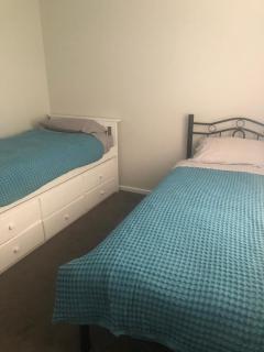 Brand new 4br get away 5min to albury city - 8