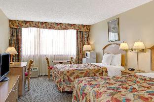 Best Western Rutgers University Hotel - East Brunswick - 9