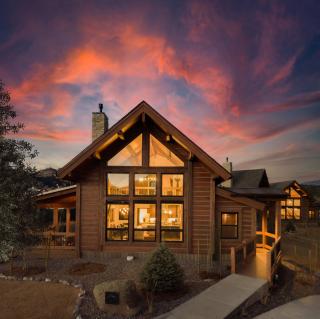 Chic Retreat Indoor Outdoor Fireplace, Private Jacuzzi, Great Location! - Estes Park - 0