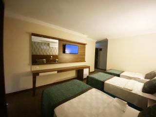 Emily Rose Hotel - 2