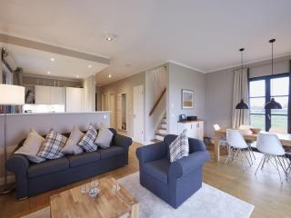 Reetland am Meer - Premium Reetdachvilla mit 3 Schlafzimmern, Sauna und Kamin F10 - Dranske - 0