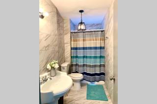 5BR Niagara Getaway Prime Location-Sleeps 10 - Niagarafälle - 7
