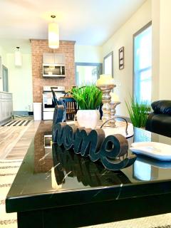 The Iron Scow - With Private Yard & Free Parking, Minutes From Falls & Casino by Niagara Hospitality - Niagara Falls - 0