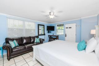 Parrot Beach Cottages - 3