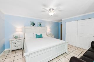 Parrot Beach Cottages - 1