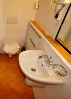 U Cervene zidle - Red Chair Hotel - Praga - 7