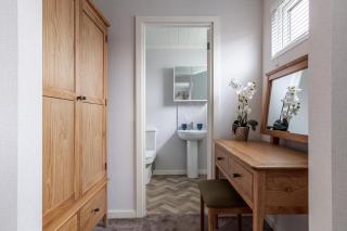 Roydon Marina Village Lodges - Roydon - 5
