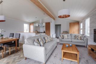 Roydon Marina Village Lodges - Roydon - 3