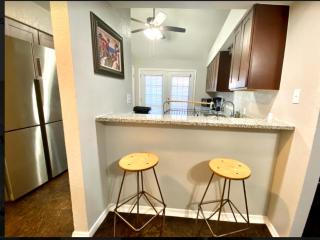 Private Bedroom Suite - Communal House near Integris - Oklahoma City - 8