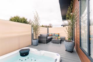 Bluebell Lodge with Hot Tub - York - 7