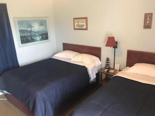 Highland Court Motel - 2