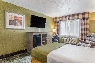 GuestHouse Inn & Suites Poulsbo - Poulsbo - 3