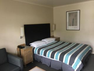 Best Western Plus The Tudor Box Hill - 8