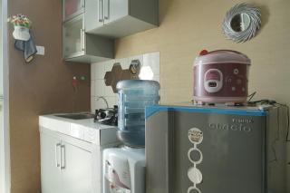 Comfort and Strategic Studio Apartment Margonda Residence 2 near UI By Travelio - Pondokcina - 7