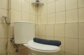 Comfort and Strategic Studio Apartment Margonda Residence 2 near UI By Travelio - Pondokcina - 6