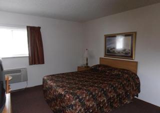 Rodeway Inn Rifle - 9