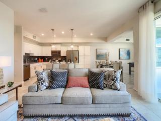 Modern Condo near Disney Foosball Water Park - Kissimmee - 2