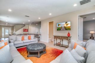 Modern Villa wPrivate Pool and Air Hockey Table - Orlando - 3