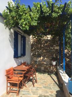 Cycladic houses in rural surrounding 3 - Tholária - 7