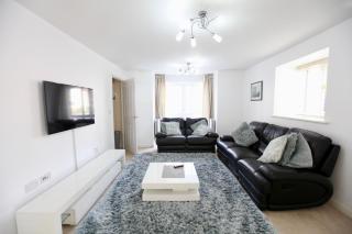 Large Stylish Cambridge House (4BR/Free Parking) - 9