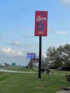 Super 6 Inn - Carencro - 8