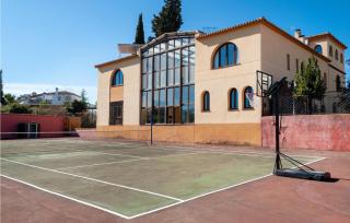 Beautiful Home In Otura With Kitchen - Otura - 0