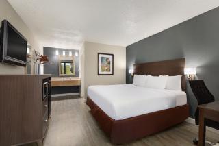 Baymont by Wyndham Wilmington - Wilmington - 9