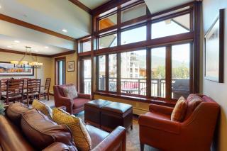 Lion Square Lodge East 313 - 9