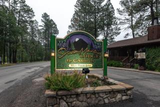 Shadow Mountain Lodge and Cabins - Ruidoso - 9