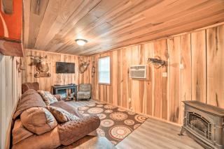 Remote Kentucky Cabin with Fire Pit and 2 Ponds - New Concord - 3
