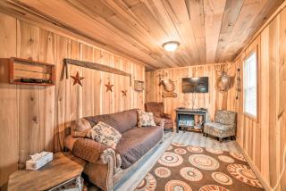 Remote Kentucky Cabin with Fire Pit and 2 Ponds - New Concord - 2