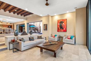 Contemporary Villa with 2 Pools, Walking Distance to Beach and Butler Included - Cabo San Lucas - 0